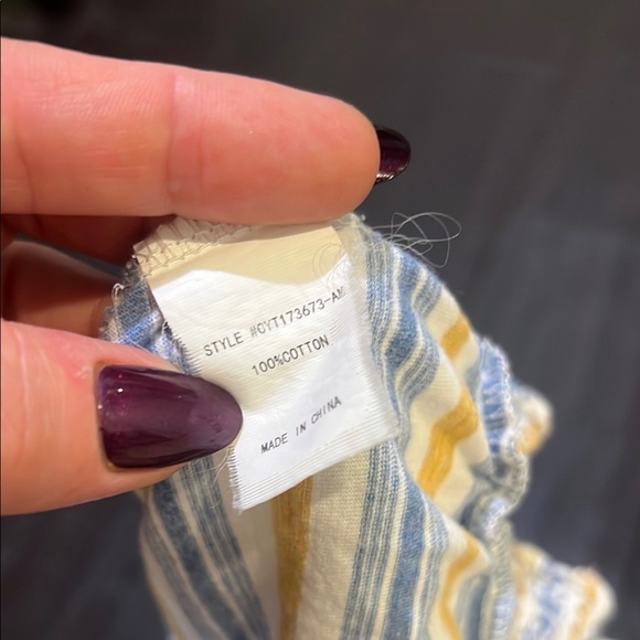 Women’s Size Medium Yellow, Blue, White Top - Picture 5 of 7